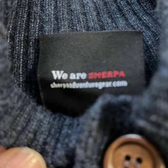 Sherpa Adventure Gear Pullover Mens Large for Sale. Used Like New Firm Price. - Picture 16 of 16